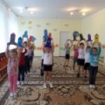 Activități de educație fizică în grupa seniorilor de Ziua Cosmonauticii