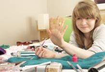 Маникюр для подростков: что надо знать об уходе за ногтями